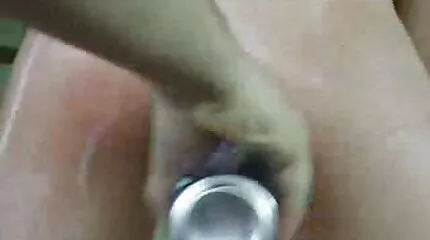 ម្រាមដៃ pussy dildo នៅមុខបង្អួចបែប panoramic ដើម្បីច្រណែនរបស់ប្រទេសជិតខាង