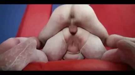 Cumming នៅពេលដែលចាប់សរសៃស្ថិតម្រាមដៃរបស់គាត់នៅក្នុង Pussy របស់នាង