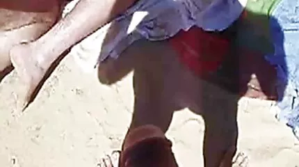 ការចងក្រងស្រស់ស្អាតនៃ cumshots juicy នៅលើមុខនៃស្លុតវ័យក្មេង